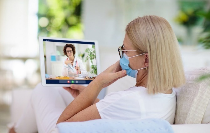 A person using a computer Description automatically generated